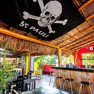https://hostel-che-playa.tulum-hotels.net
